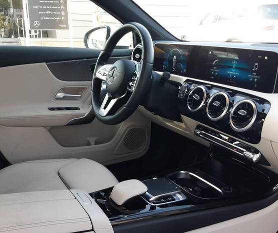 מרצדס A-Class 2020 -  פנים הרכב 