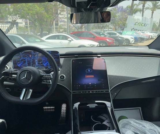 מרצדס EQE SUV 2024 -  פנים הרכב 