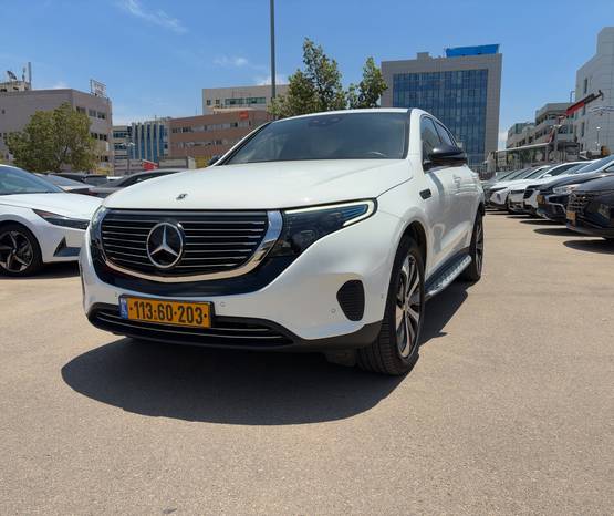 מרצדס EQC 2022 -  מבט קדמי 