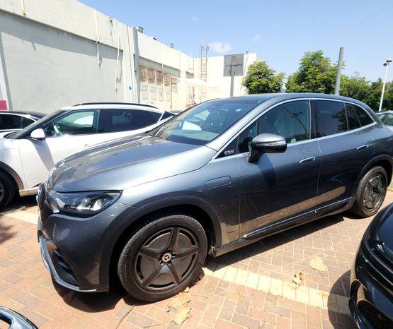מרצדס EQE SUV 2024 -  מבט צדדי 