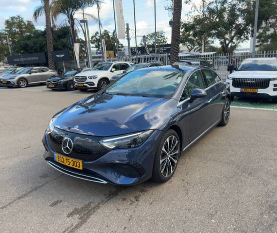 מרצדס EQE 2024 -  מבט צדדי 