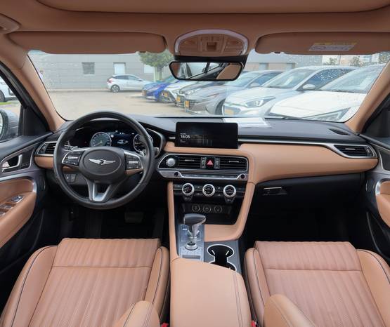 GENESIS G70 2024 -  פנים הרכב 