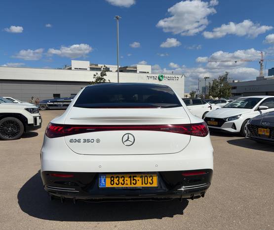 מרצדס EQE 2024 -  מבט אחורי 