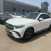 מבט צדדי לבן 2026מרצדס GLC COUPE