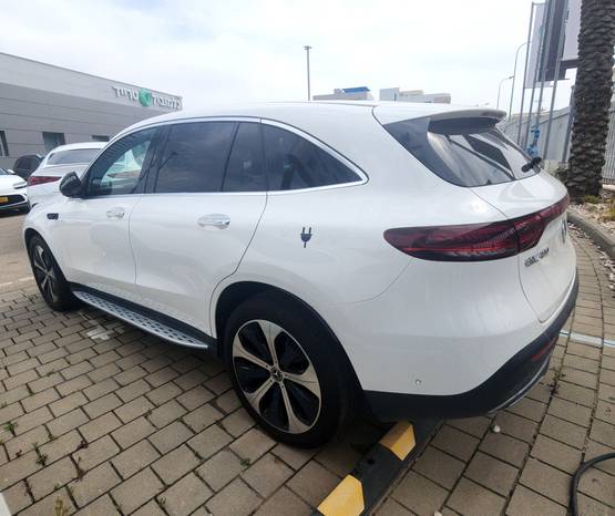 מרצדס EQC 2022 -  מבט אחורי 