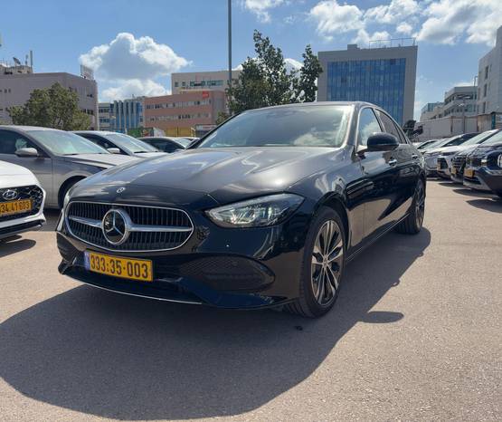 מרצדס C-Class 2023 -  מבט צדדי 