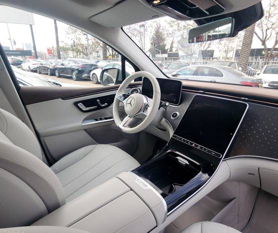 מרצדס EQE SUV 2024 -  פנים הרכב 