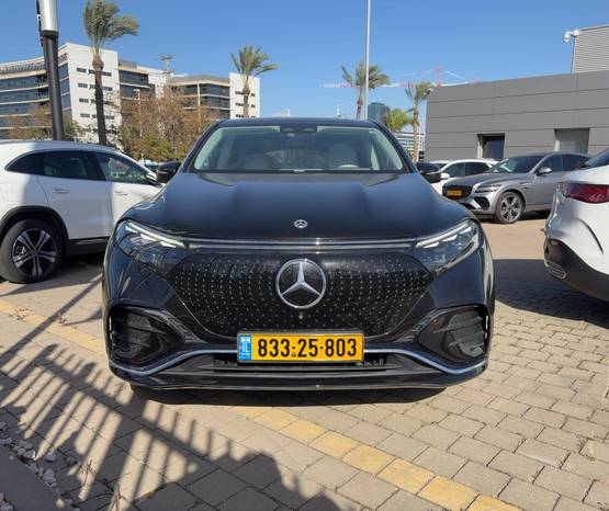 מרצדס EQS SUV 2024 -  מבט קדמי 