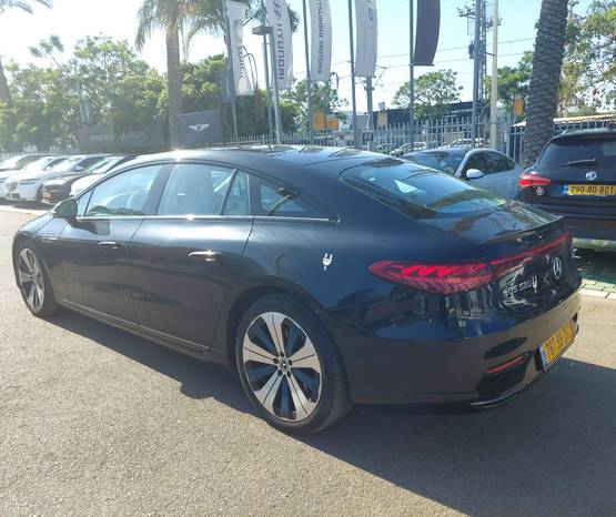 מרצדס EQS 2022 -  מבט אחורי 