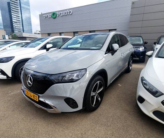 מרצדס EQE SUV 2024 -  מבט צדדי 