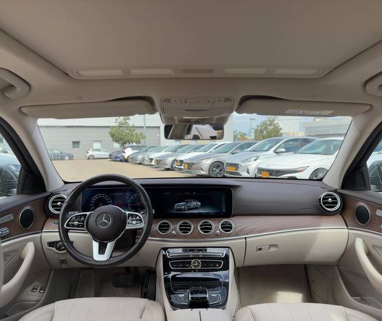 מרצדס E-Class 2020 -  פנים הרכב 