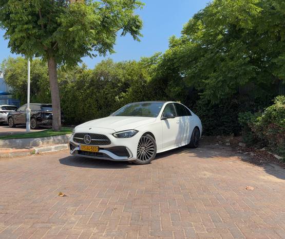 מרצדס C-Class 2024 -  מבט צדדי 