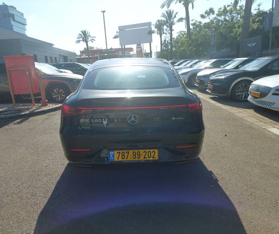 מרצדס EQS 2022 -  תא המטען
