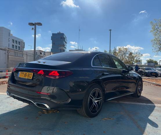 מרצדס E-Class (W214) 2026 -  מבט אחורי 