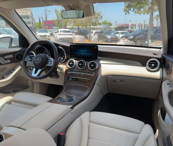 מרצדס GLC (X253) 2021 -  תא המטען

