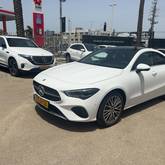 מבט צדדי לבן 2026מרצדס CLA