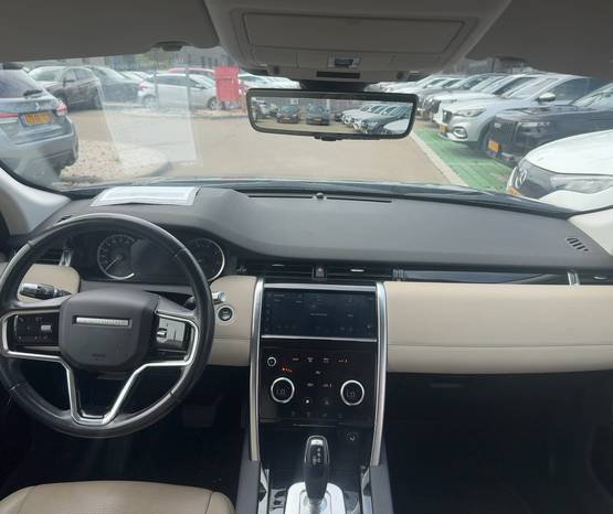 רובר דיסקברי 2021 -  פנים הרכב 