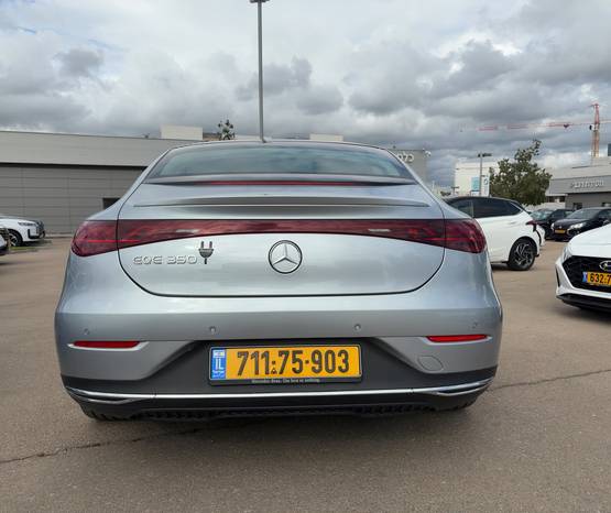 מרצדס EQE 2024 -  מבט אחורי 