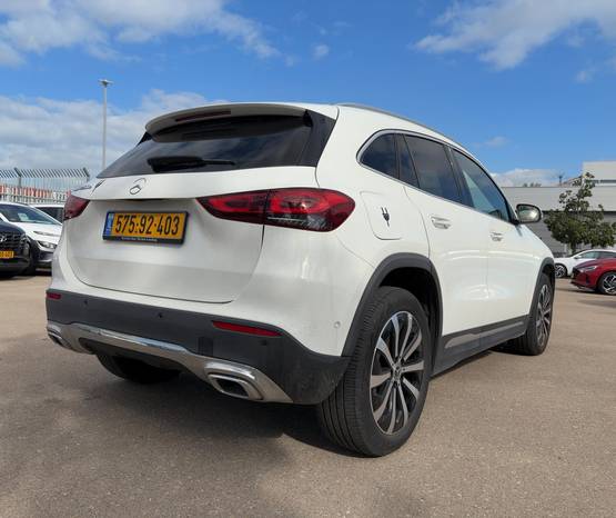 מרצדס GLA 2024 -  מבט אחורי 