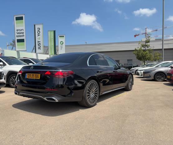 מרצדס E-Class (W214) 2025 -  מבט אחורי 