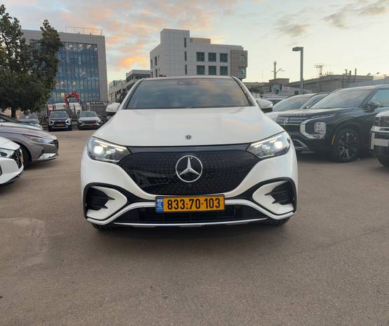 מרצדס EQE SUV 2024 -  מבט קדמי 