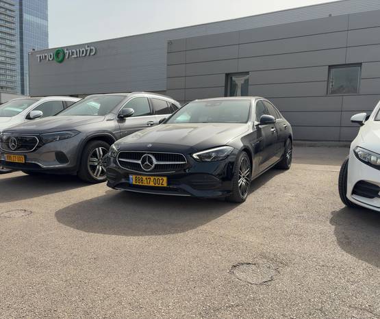 מרצדס C-Class 2023 -  מבט צדדי 