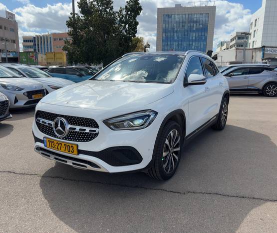 מרצדס GLA 2022 -  מבט צדדי 