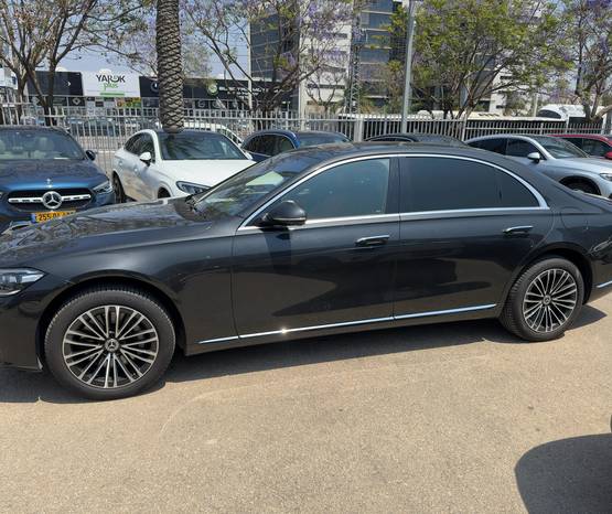 מרצדס S-Class 2024 -  מבט צדדי 