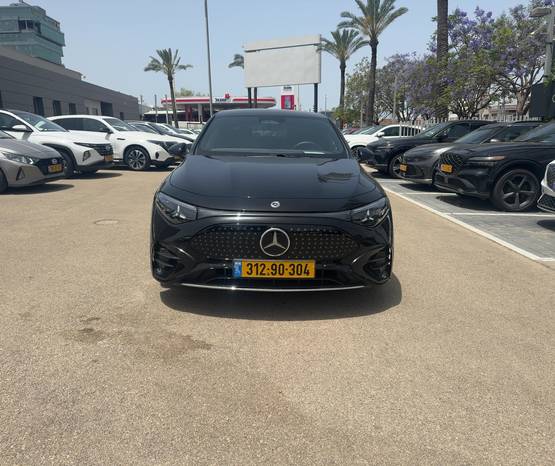 מרצדס CLA EQ 2025 -  מבט קדמי 