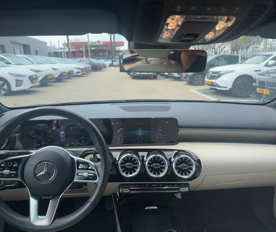 מרצדס A-Class 2023 -  פנים הרכב 