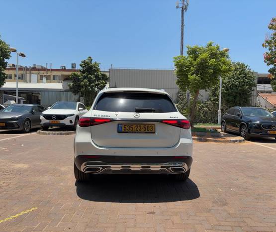 מרצדס GLC 2023 -  מבט אחורי 