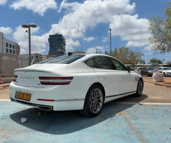 GENESIS G80 2022 -  מבט אחורי 