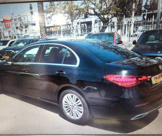 מרצדס C-Class 2025 -  מבט אחורי 