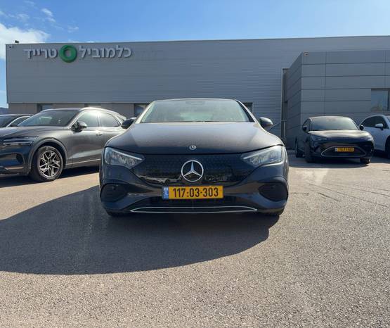 מרצדס EQE 2023 -  מבט קדמי 