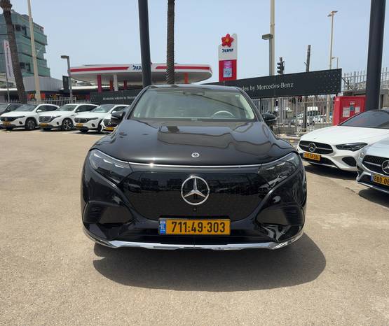 מרצדס EQS SUV 2024 -  מבט קדמי 