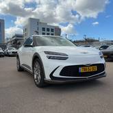 מבט צדדי לבן 2023GENESIS GV60