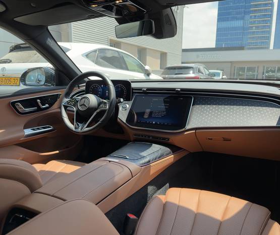 מרצדס E-Class (W214) 2026 -  תא המטען
