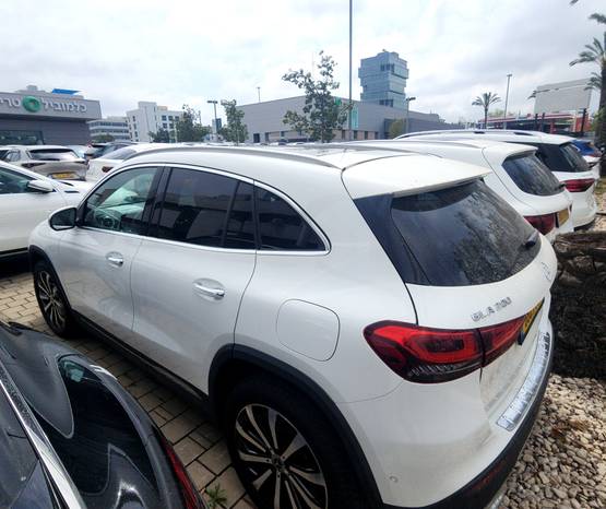 מרצדס GLA 2021 -  מבט אחורי 