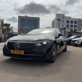 מבט צדדי שחור 2022מרצדס EQS