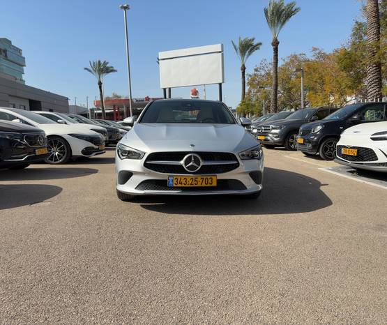 מרצדס CLA 2023 -  מבט קדמי 