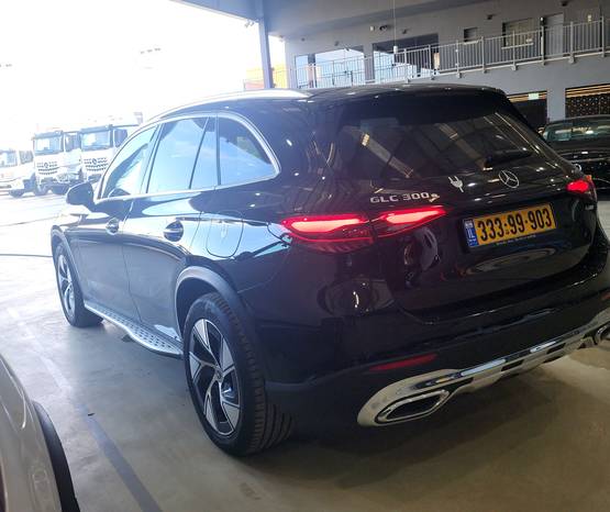 מרצדס GLC 2023 -  מבט אחורי 