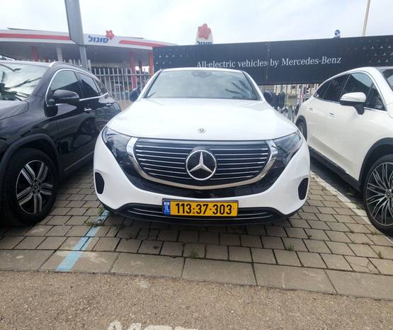 מרצדס EQC 2022 -  מבט קדמי 