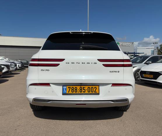 GENESIS GV70 EV 2023 -  מבט אחורי 
