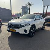 מבט צדדי לבן 2022מרצדס EQA