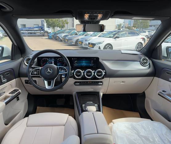 מרצדס GLA 2022 -  פנים הרכב 