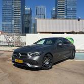 מבט צדדי כסוף כהה 2022מרצדס C-Class