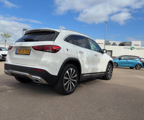 מרצדס GLA 2023 -  מבט אחורי 