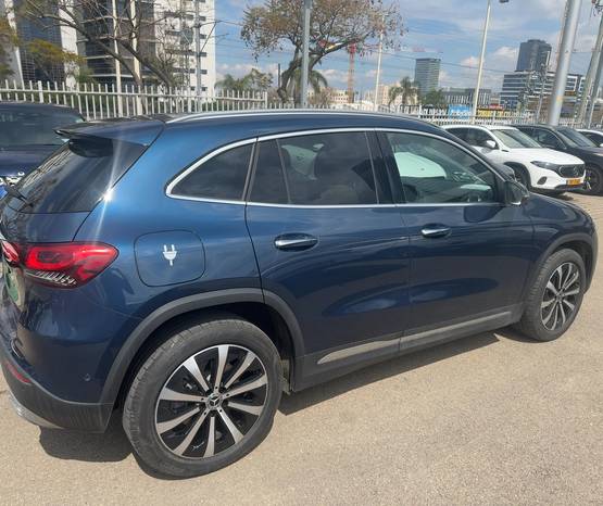 מרצדס GLA 2022 -  מבט צדדי 