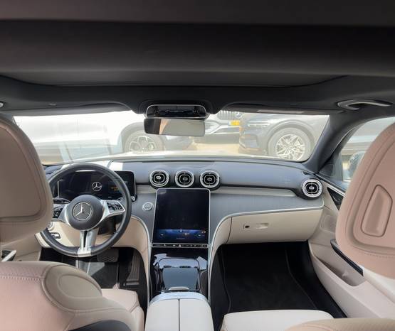מרצדס C-Class 2023 -  פנים הרכב 