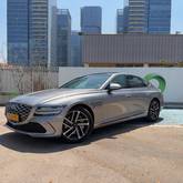 מבט צדדי כסף 2026יונדאי GENESIS  G80